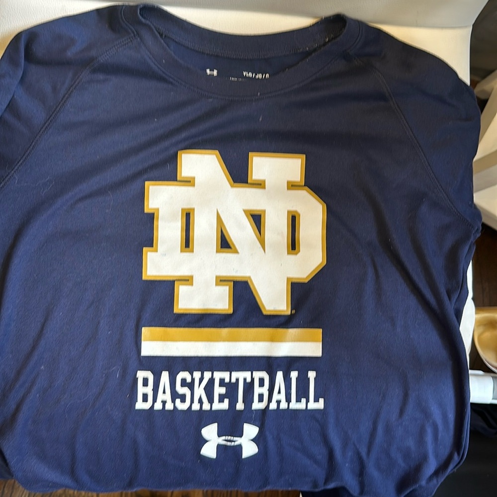 Notre Dame Basketball Under Armour Youth Large T-Shirt